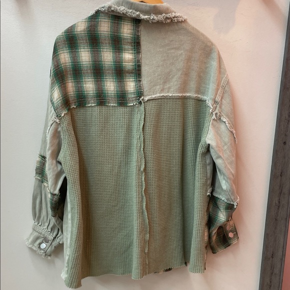 POL Green and Cream Plaid Jacket - Picture 5 of 8